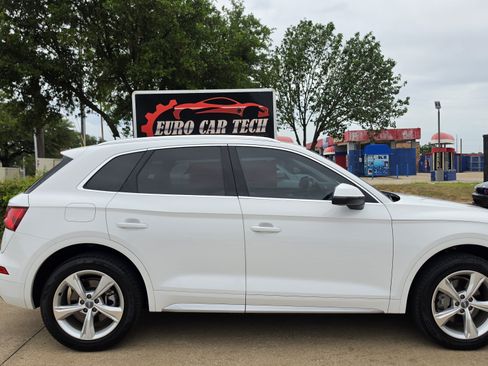 Used 2020 Audi Q5 2.0T Premium Plus w/ Premium Plus Package AWD/4WD image 7