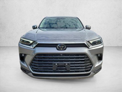 Used 2025 Toyota Grand Highlander FWD image 2