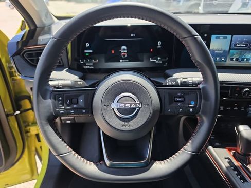 Certified 2025 Nissan Kicks SR FWD image 27