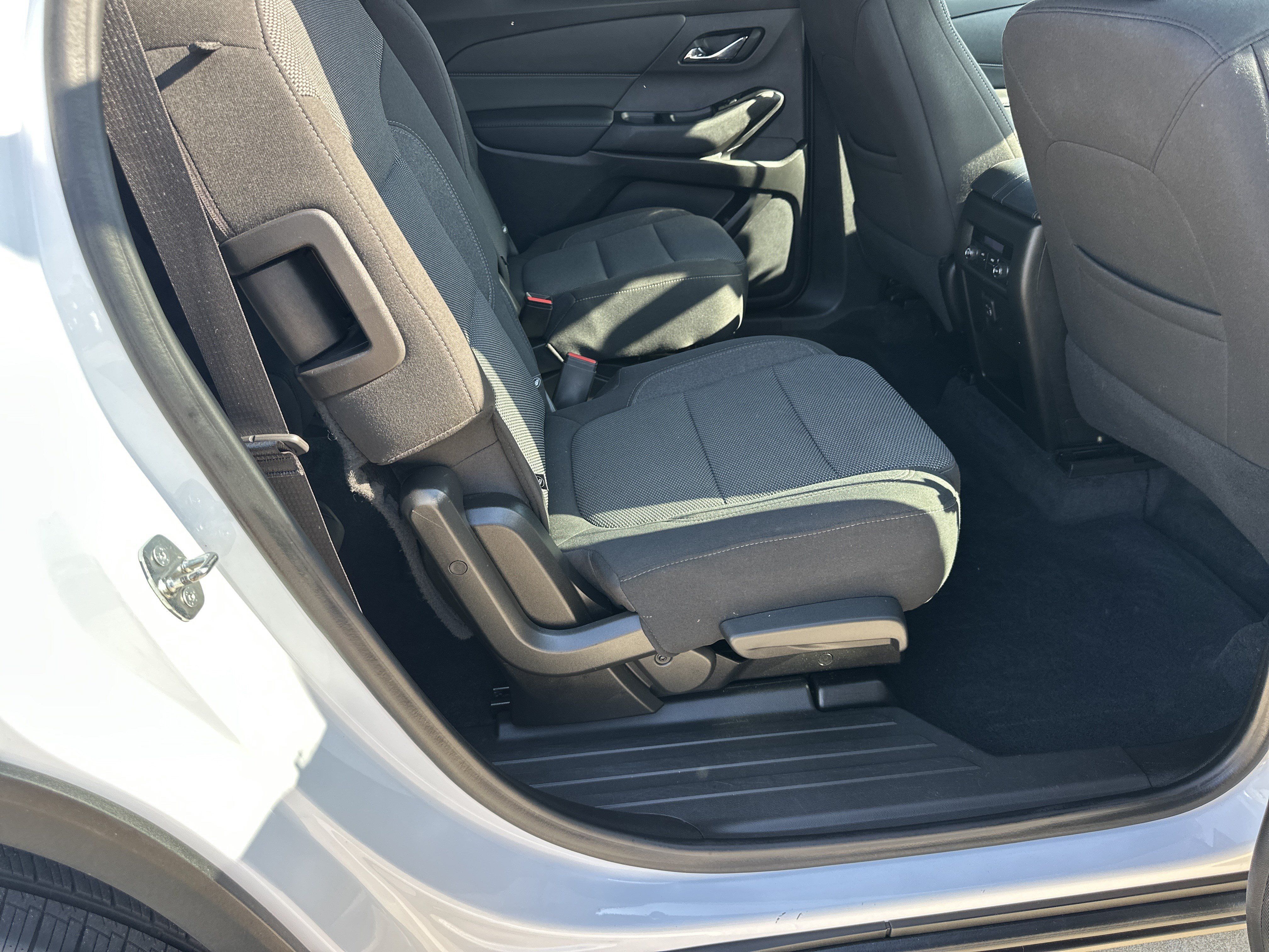 Certified 2023 Chevrolet Traverse LT FWD image 16