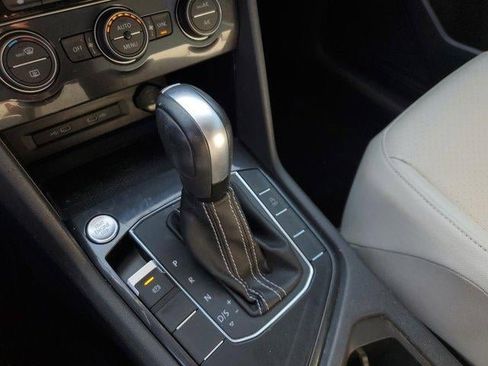 Used 2021 Volkswagen Tiguan SE image 26