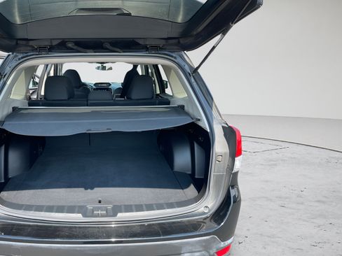 Used 2019 Subaru Forester Premium AWD/4WD image 10