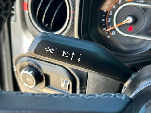 Used 2025 Jeep Wrangler Unlimited Rubicon AWD/4WD image 23