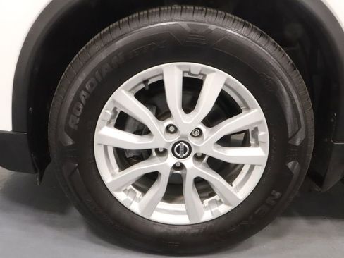 Used 2019 Nissan Rogue S FWD image 26