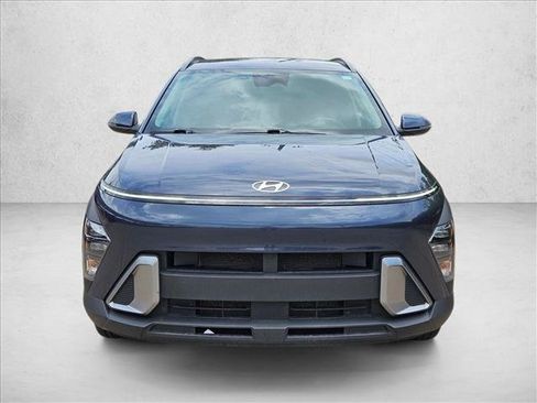 Used 2025 Hyundai Kona SEL FWD image 2