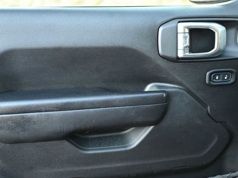 Used 2021 Jeep Wrangler Sport image 11