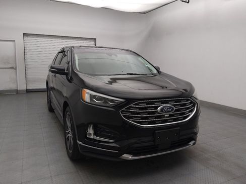 Used 2019 Ford Edge Titanium w/ Equipment Group 301A AWD/4WD image 14
