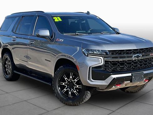 Used 2021 Chevrolet Tahoe Z71 w/ Luxury Package AWD/4WD image 3