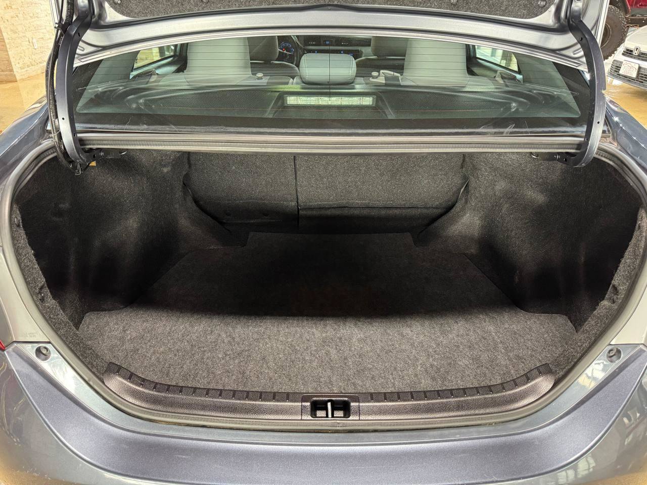 Used 2019 Toyota Corolla LE FWD image 34