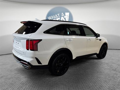 Certified 2023 Kia Sorento SX image 3
