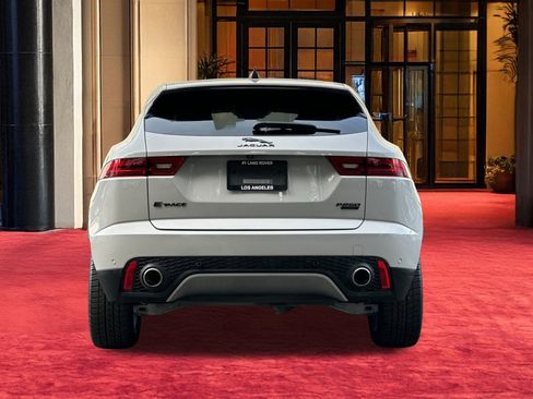 Used 2020 Jaguar E-PACE SE image 11
