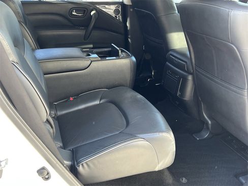 Used 2024 INFINITI QX80 Luxe image 13