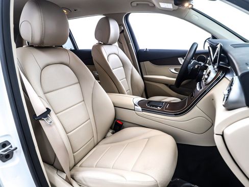 Used 2022 Mercedes-Benz GLC 300 image 7