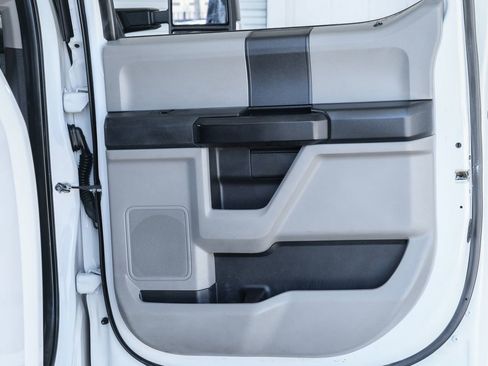 Used 2018 Ford F250 XL w/ Power Equipment Group image 35