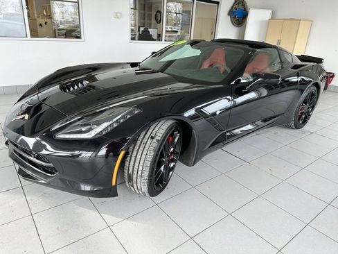 Used 2017 Chevrolet Corvette Stingray Coupe w/ Z51 2LT image 9