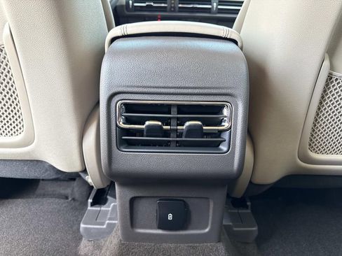 Certified 2020 Lincoln Corsair Reserve image 16