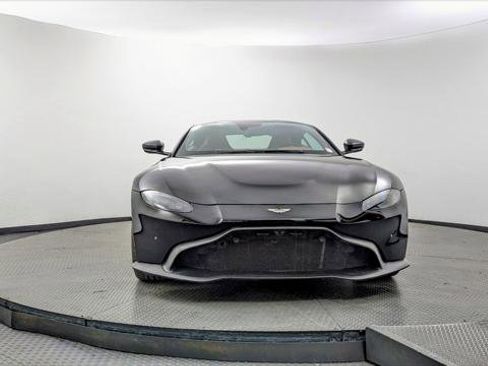 Used 2020 Aston Martin V8 Vantage Coupe image 12