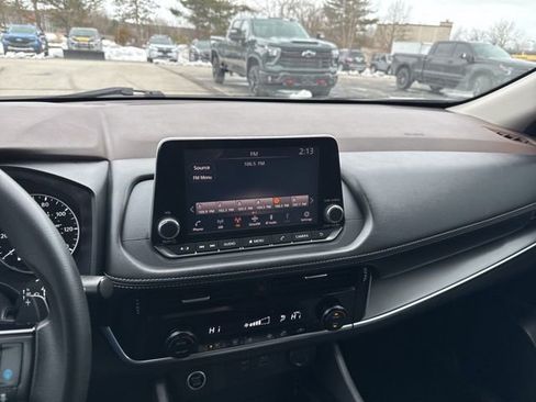 Used 2021 Nissan Rogue SV image 50