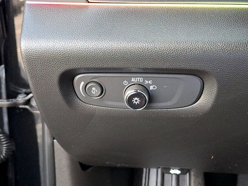 Used 2022 Chevrolet Traverse LT AWD/4WD image 24