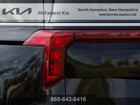 New 2026 Kia Carnival LXS image 12