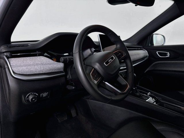 Used 2024 Jeep Compass Latitude AWD/4WD image 9