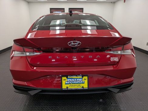 Used 2023 Hyundai Elantra SEL w/ Convenience Package FWD image 5