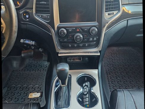 Used 2017 Jeep Grand Cherokee Overland image 28