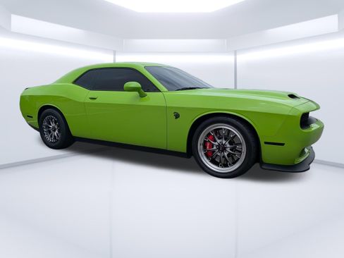 Used 2023 Dodge Challenger SRT Hellcat RWD image 1