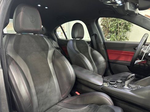 Used 2017 Alfa Romeo Giulia Quadrifoglio image 62