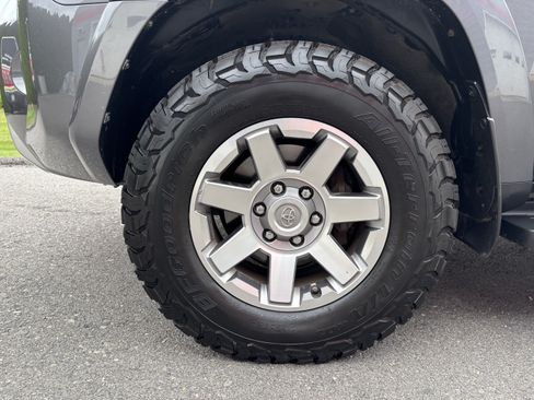 Used 2016 Toyota 4Runner Trail AWD/4WD image 11