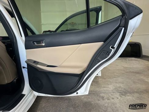 Used 2018 Lexus IS 300 image 55