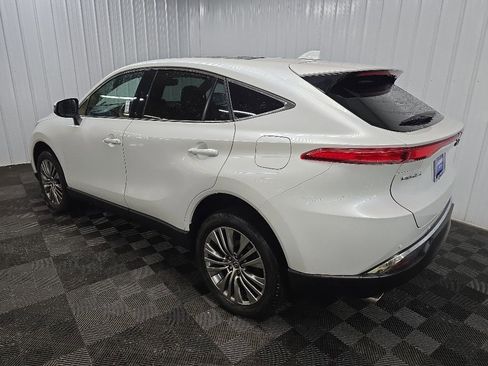 Used 2024 Toyota Venza Limited AWD/4WD image 9