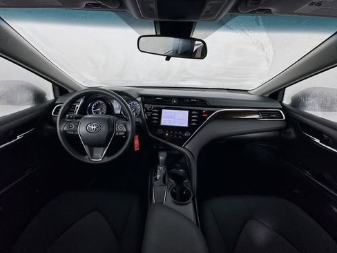 Used 2018 Toyota Camry LE image 33