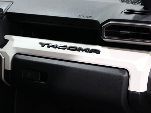 Used 2024 Toyota Tacoma TRD Off-Road AWD/4WD image 28