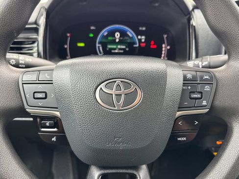 Used 2025 Toyota Camry LE w/ Convenience Package FWD image 21