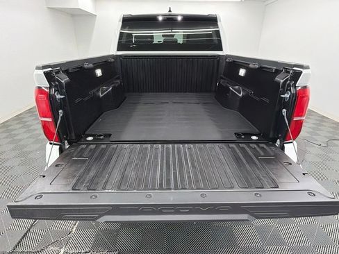 Certified 2026 Toyota Tacoma SR5 AWD/4WD image 15