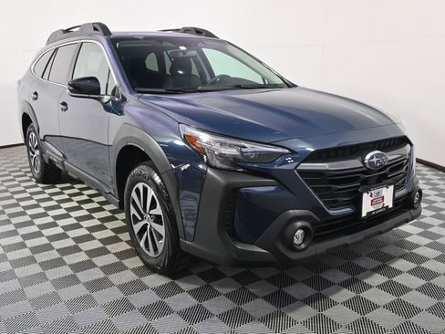 Used 2024 Subaru Outback Premium image 9