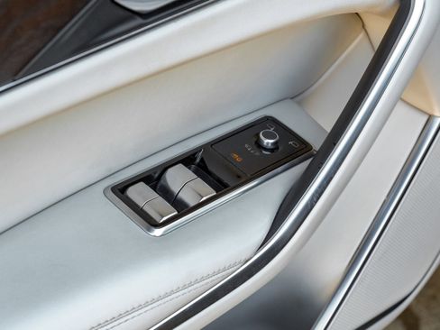 Used 2022 Jaguar F-PACE S image 49