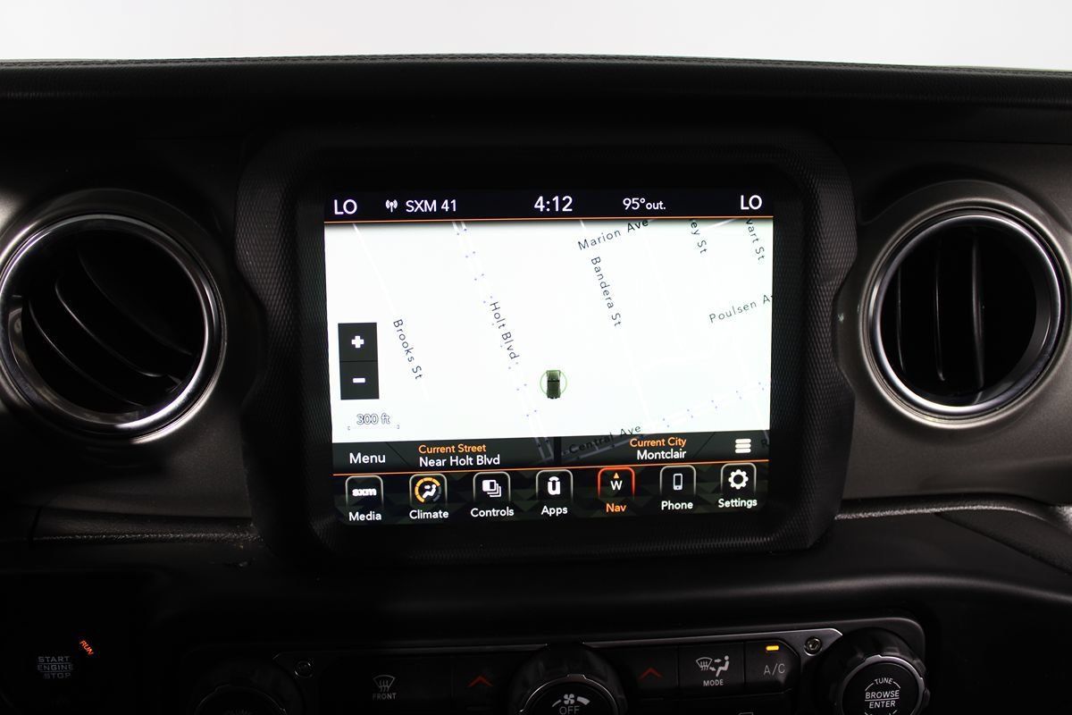 Used 2022 Jeep Wrangler Unlimited Sahara AWD/4WD image 15