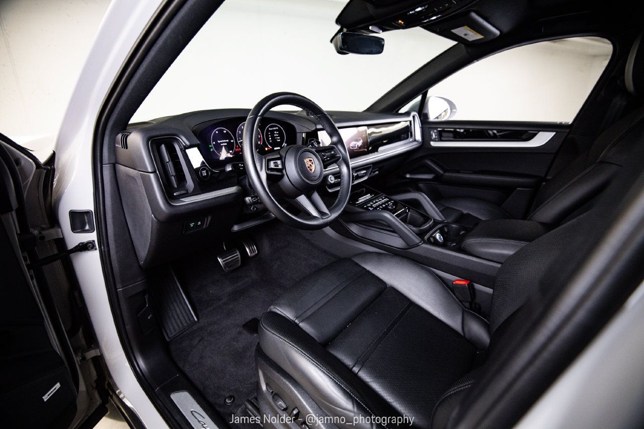 Certified 2024 Porsche Cayenne S AWD/4WD image 4