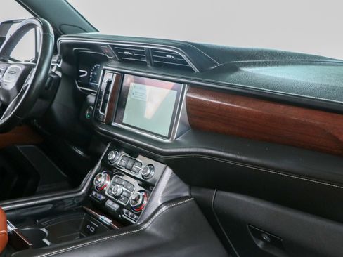 Used 2024 GMC Yukon Denali Ultimate AWD/4WD image 32