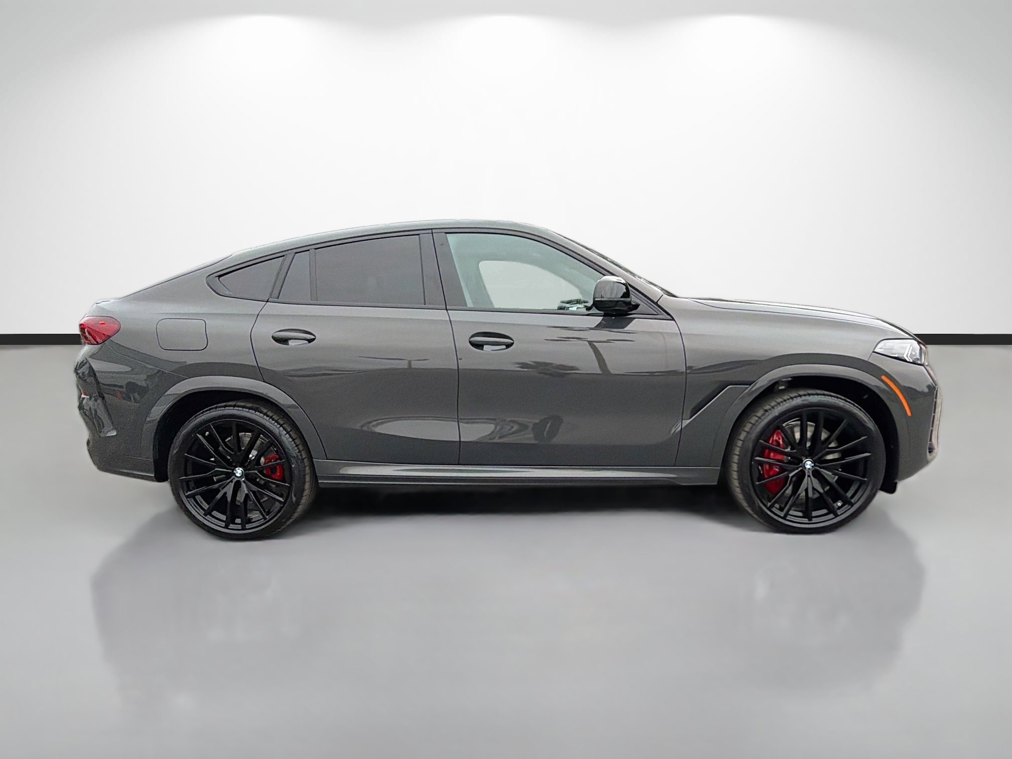 New 2027 BMW X6 M60i AWD/4WD image 2