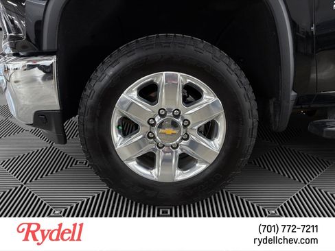 Used 2022 Chevrolet Silverado 2500 LTZ w/ LTZ Premium Package AWD/4WD image 9