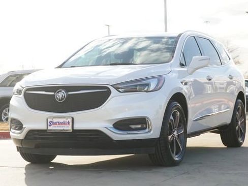 Used 2021 Buick Enclave Essence w/ Sport Touring Edition image 3