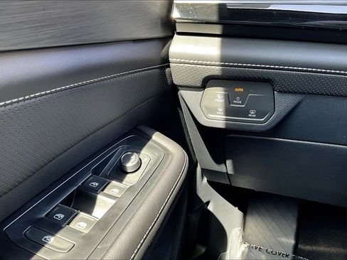 New 2026 Volkswagen Atlas Cross Sport SE image 15