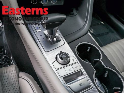 Used 2022 Genesis G70 3.3T image 13