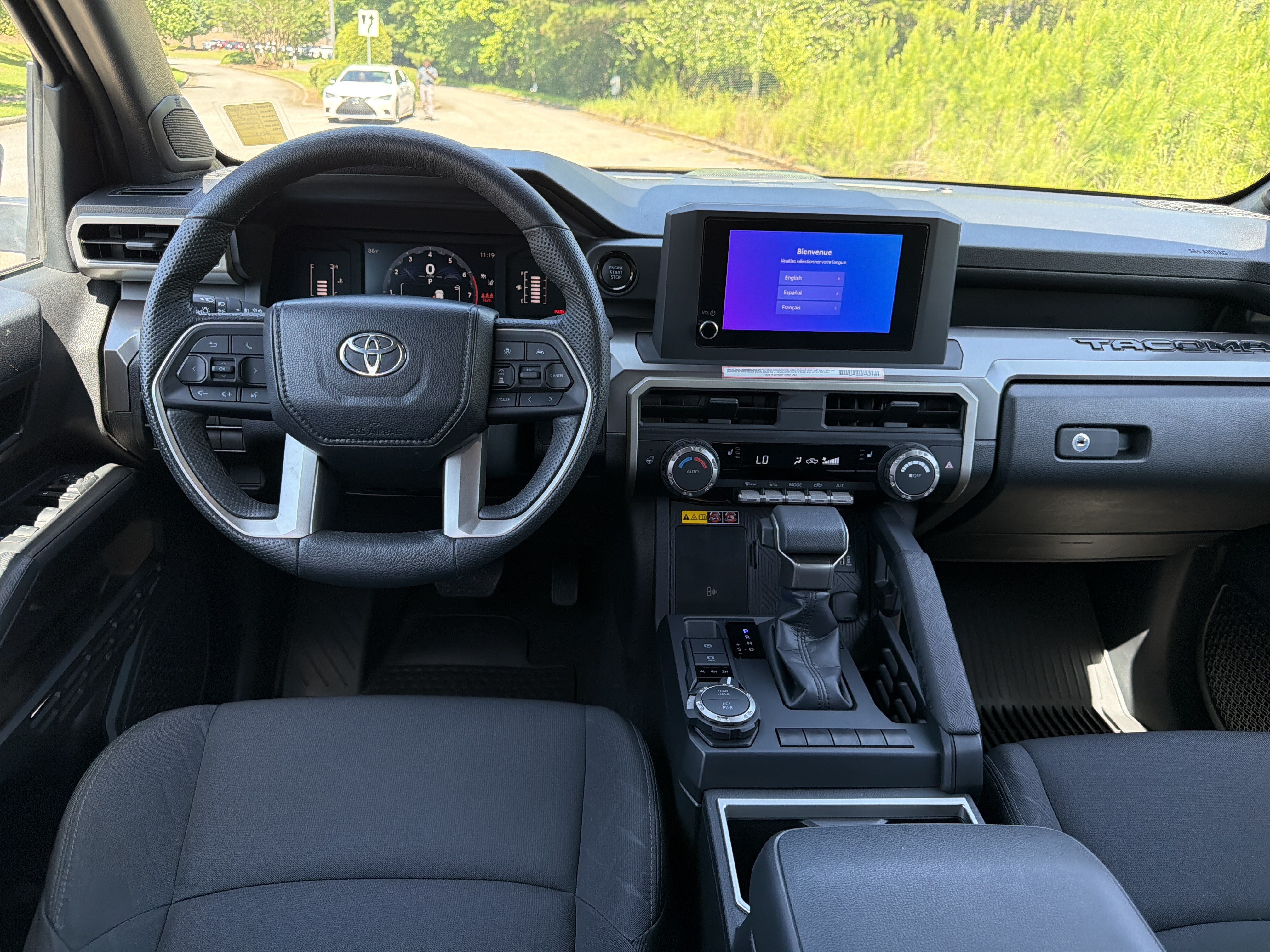 Used 2024 Toyota Tacoma SR5 AWD/4WD image 22