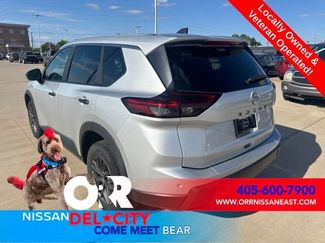 Used 2024 Nissan Rogue S FWD video 3