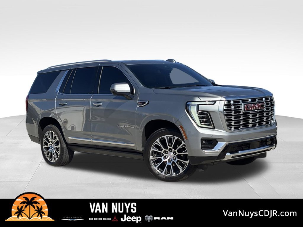 Used 2025 GMC Yukon Denali w/ Sun & Power Step Package AWD/4WD image 1