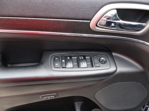 Used 2018 Jeep Grand Cherokee Limited AWD/4WD image 21